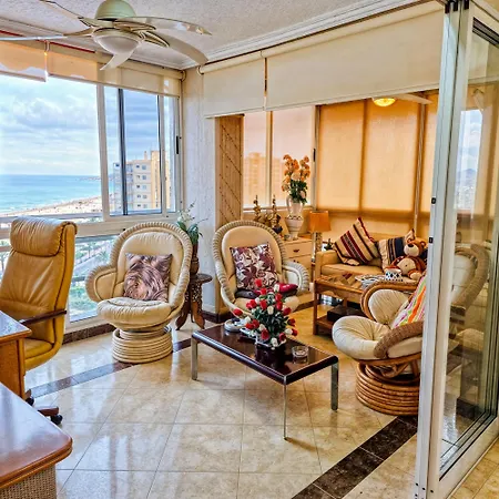 Beachfront Nautical Apartment *